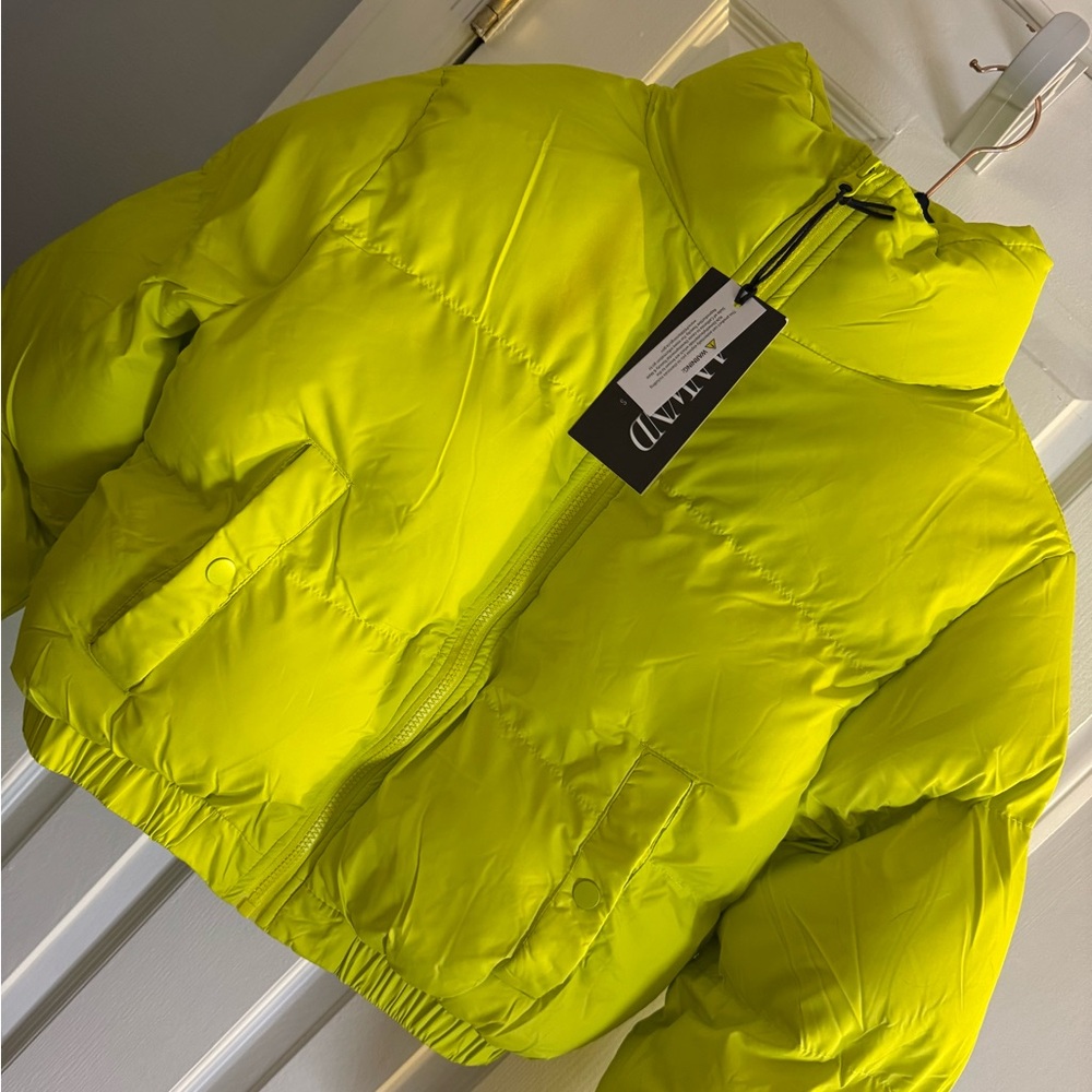 Cropped Puffer Jacket Key Lime Yellow Green - Medium - Picture 9 of 12